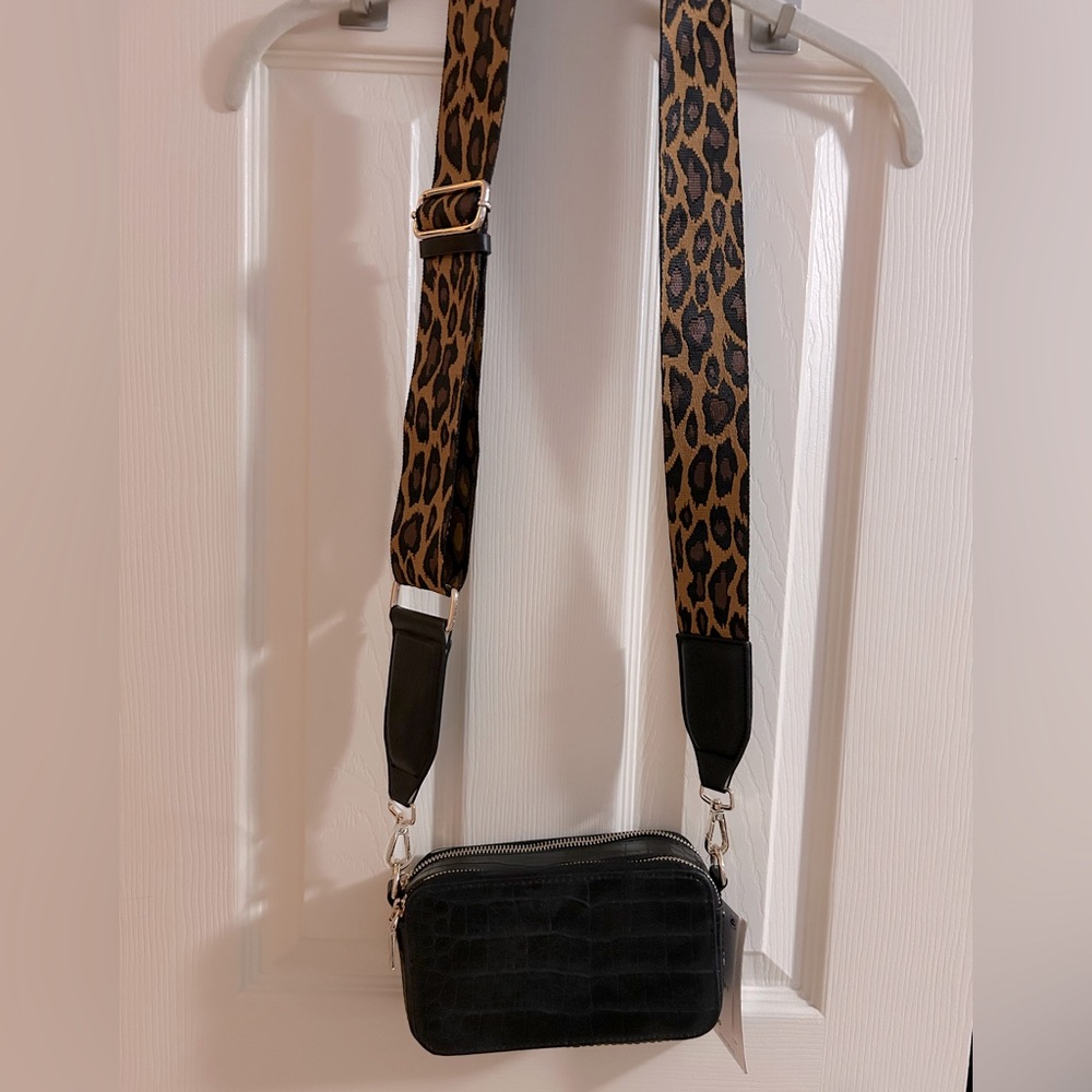 Steve Madden crossbody camera bag with leopard strap. NWT